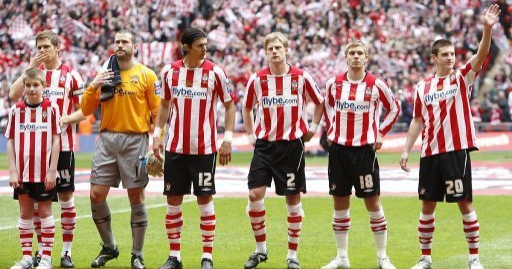 Evaluating Prolonged Home Winning Streaks in the 2009/2010 Premier League: Riding Momentum Versus Executing Contrarian Fades